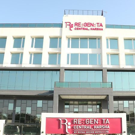 Regenta Central Harsha Vapi Pardi Exterior photo